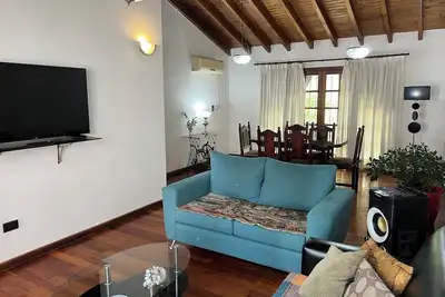 Image de Spacious And Exclusive House In The Center, Meters From San Martin Park And Downtown Mendoza