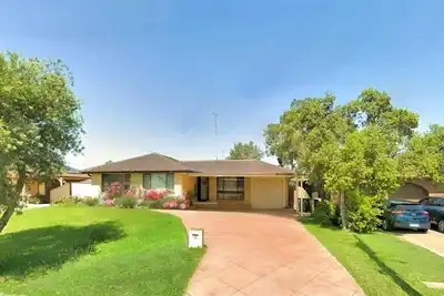 Image de Cheerful 4 Bedrooms with Free Parking