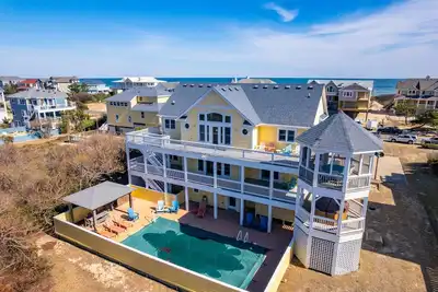 Image de 6 bedroom semi-oceanfront home w/Private Pool, Hot Tub & Ev Charging Station