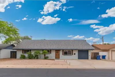 Image de *New* Tempe Family Pool Oasis - 4br + Pool Table