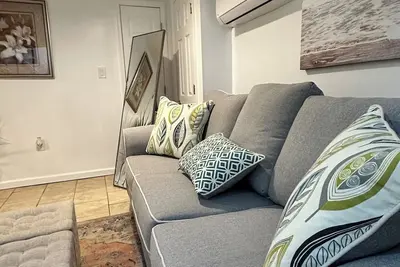 Image de The Stone House! Pvt Entry/Sleeps 4 - by Hofstra\n\n