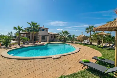 Image de Villa à Búger avec Piscine et Jardin Privé