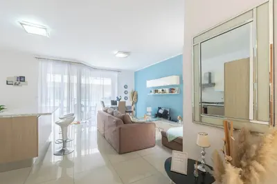 Image de Amazing and Spacious Apartmet wSide Sea View