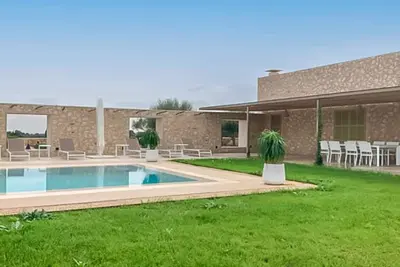 Image de Villa à Cala Mandía avec piscine privée