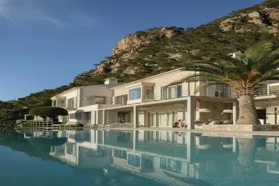 Image de Villa dans un endroit à flanc de colline