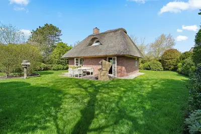Cozy vacation home with large garden and lots of privacy