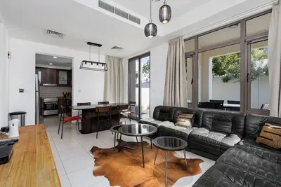 Image de 3br Villa with Pool, Tennis Court and Playground