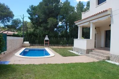 Image de Villa moderne à Ametlla de Mar pour 6 personnes avec piscine privée, climatisation et proche mer