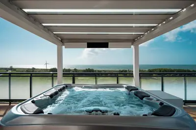 Image de 5-star panorama suite \"The Turm\" - penthouse with 360° panoramic view, sauna, whirlpool