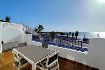 Image de Front Line Beach Penthouse with Ocean Views, Pool and Fiber Optics