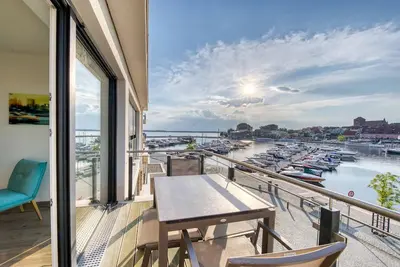Image de 5-star vacation apartment Müritz Utkiek in the harbor residence Waren (Müritz)