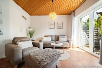 Image de Vacation home Blumenhaus not far from the Müritz - with garden and terrace