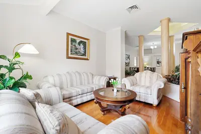 Image de 5 Bedroom 3 Bath Family Mansion Pool Table, Bbq, Outdoor Dining