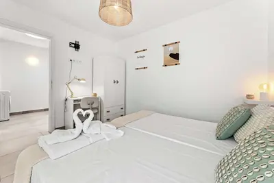 Image de Ocean Nest · Intimate Hideaway with Terrace for Two · by Bayside Rentals