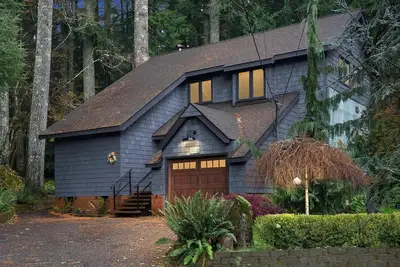Image de Lolowood Chalet - Modern Mt. Hood Forest Escape