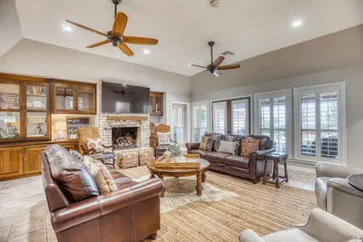 Image de New•Luxe•12th MANsion Retreat•3 Kings•Huge Backyard•Quiet Neighborhood•3100sqft!