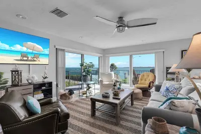 Waters Edge: 2  Br, 2. 5  Ba Condominium in Marathon, Sleeps 4