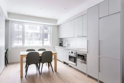 Image de Studio | Sleeps 2-4 | The Crescent Condos