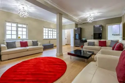 Image de Host & Stay | Sillwood Seafront