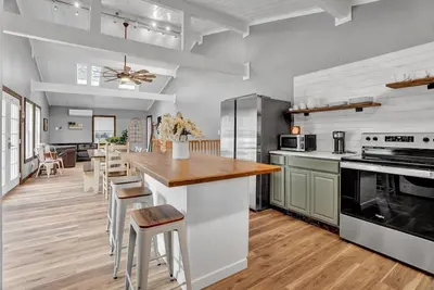Image de Beautiful Poconos Getaway with Game room, Hot Tub, and Fire pit