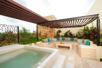 Image de 3br Penthouse with Private Rooftop and Jacuzzi in Prime location