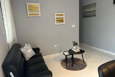 Image de Cozy 1 Bedroom In The Quiet Of Diamond Estate. Equipped With All Amenties.