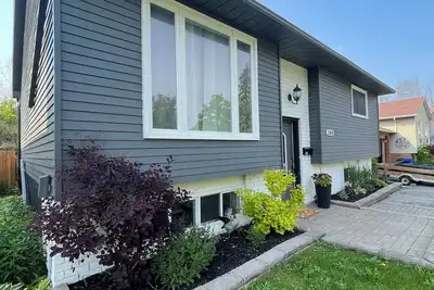 Image de Cozy, Modern Home Close to Public Beach and Downtown Orillia