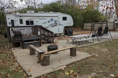 Image de Beautiful little Camper w/all the extras at RockWater Campground.