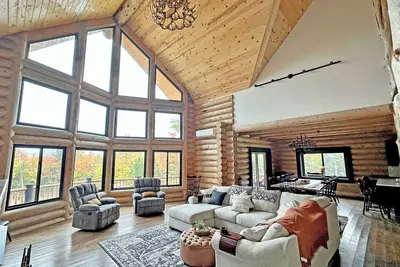 Image de Modern Log Home on the Kancamagus, Sleeps 18