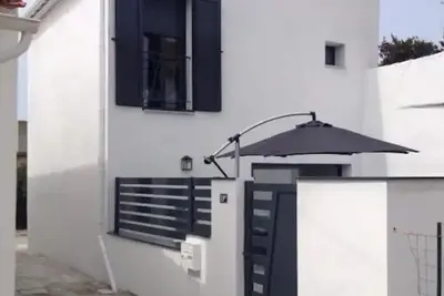 Image de Maison de vacances à St-Denis-d'Oléron, à 500m des plages et port de plaisance.