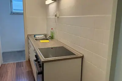 Image de Spacious basement apartment with 3 bedrooms, Wohnung mit 4 Betten