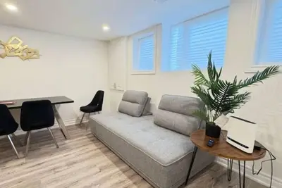 Image de 3B3BOnly 5mins to DonMills &Wynford Dr TTCStation