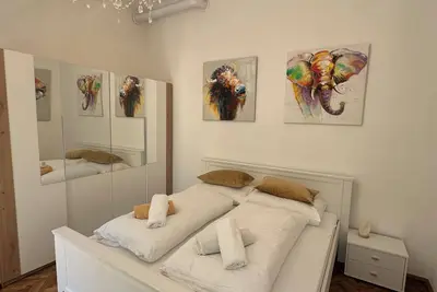 Image de Central apartment in Viennese old building