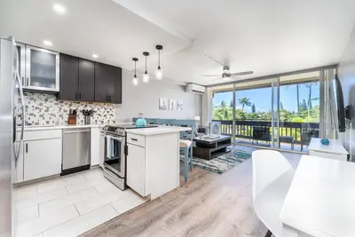 Image de 🏝️😎🏄🏻Maui is Calling -Ocean View Renovated Condo in Napili🏝️