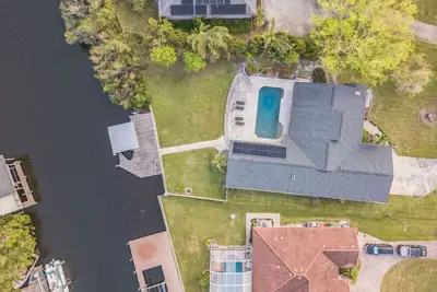 Image de Canal-Front Home with Heated Pool and 5 bedrooms