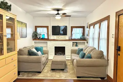 Image de Riverside Gem - Fully Fenced Yard W/ Washer&Dryer!