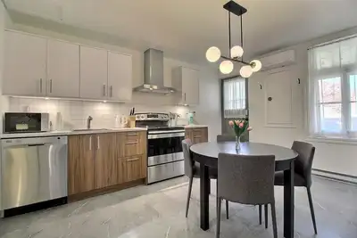 Image de Appartement moderne rénové avec stationnement