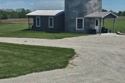 Image de Cozy grain bin cabin with WiFi and Ac in serene Kidder. Quiet and serene.