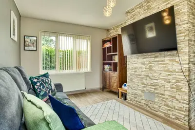 Image de Dog-Friendly Haven + Parking + Prime Location - Pass the Keys