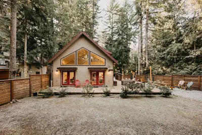 Mt. Baker Rim Cabin #24 - Hot Tub - WiFi - A/C - Bbq