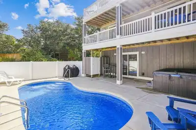 Image de Soundside, Beach Private Heated Pool, HotTub, GameRM