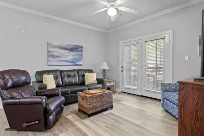 Image de Relaxing Affordable Condo Near Beach, Owa and Ballfields!