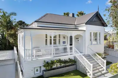 Image de Luxury Villa in the heart of the city.