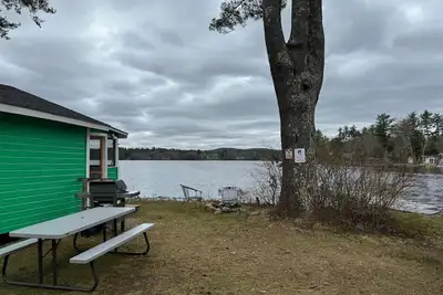 Image de Lakefront Green Cottage
