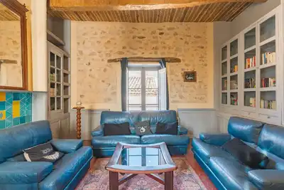 Image de Maison de vacances 'Demeure Vigneronne Avec Jardin' avec vue sur les montagnes, terrasse et Wi-Fi