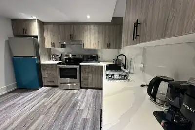 Image de Modern Family Friendly Retreat in Toronto