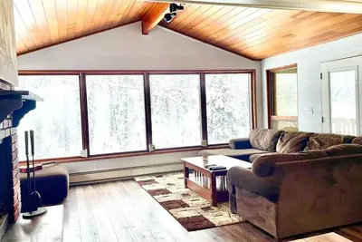 Image de Escape to a cozy Alaskan retreat near Hatcher Pass