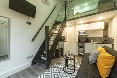 Quirky Studio in Central Reading