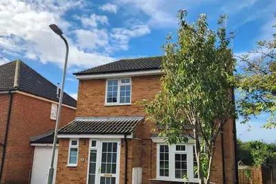 Image de 4 Bed House - Sleeps 8 - Parking - Garden - Wifi