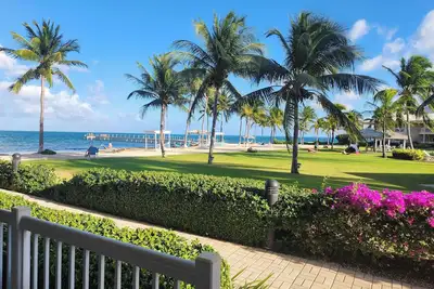 Image de Elegant 1br Oceanview Suite w/ Full Kitchen, Bar & Relaxing Pool Area